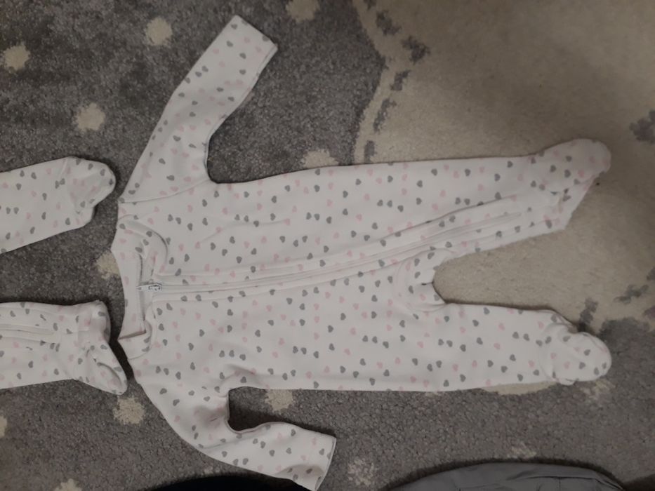 Нови дрешки Benetton за бебе 0-3 мес.