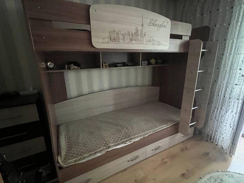 Продам двухъярусную кровать