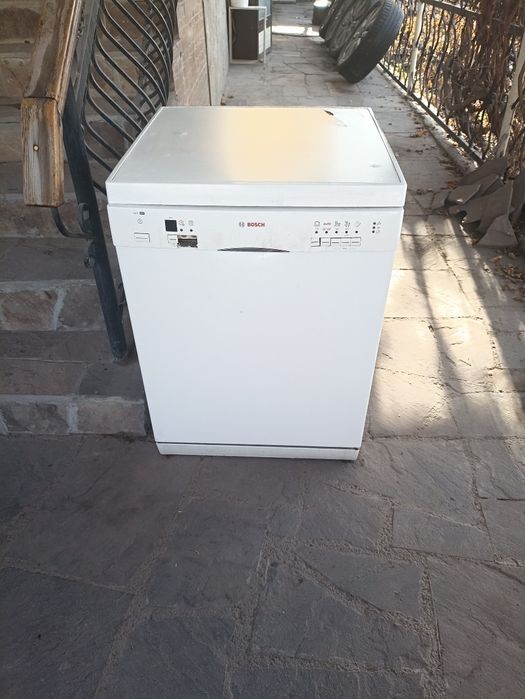 Продам не рабочую посудомойку Bosch