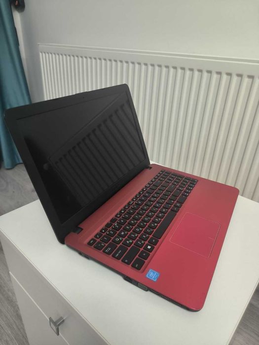 Vând laptop ASUS