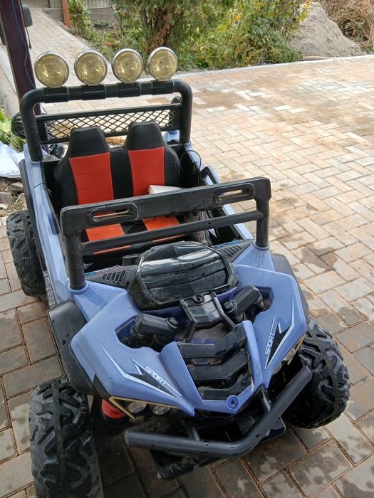 Продам электромобиль игрушка