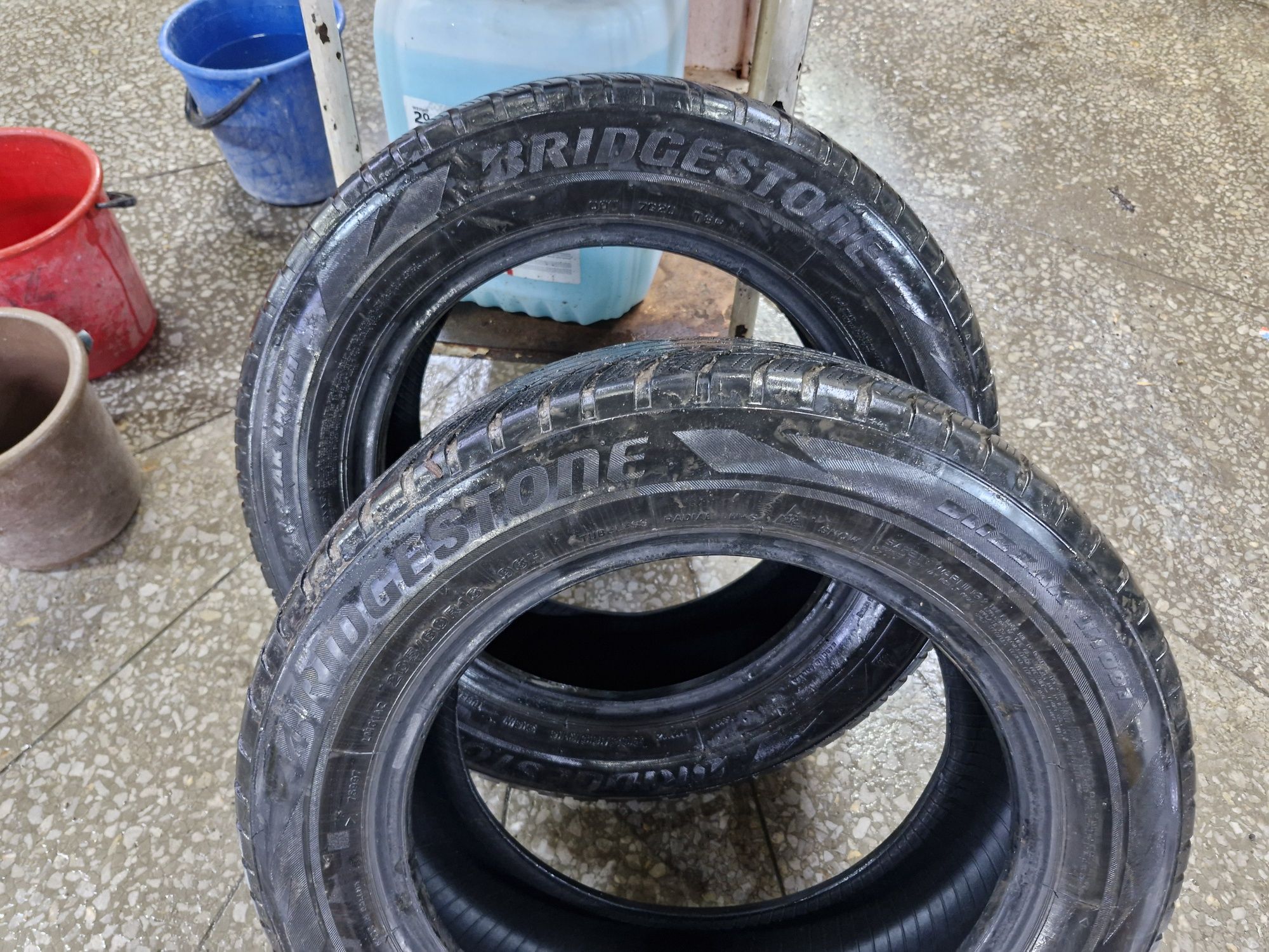 Шины 205/60 R16 в хорошем состоянии без порезов