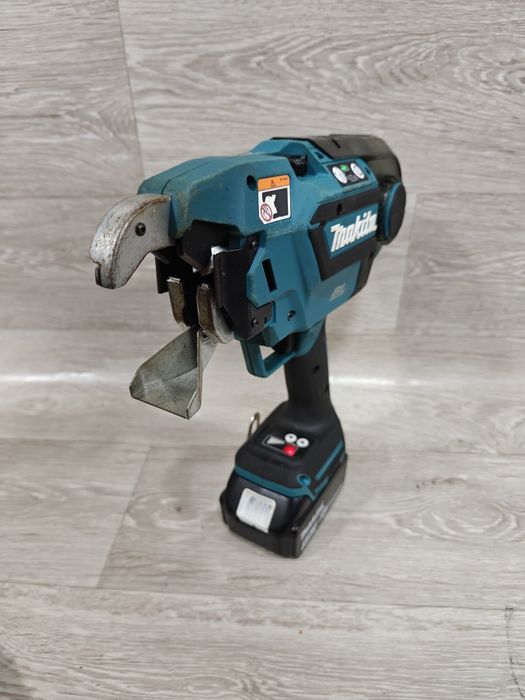 Makita DTR181 mașina de legat sarma