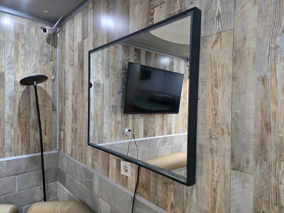 Огледало с рамка ,с LED осветление 90 х 70