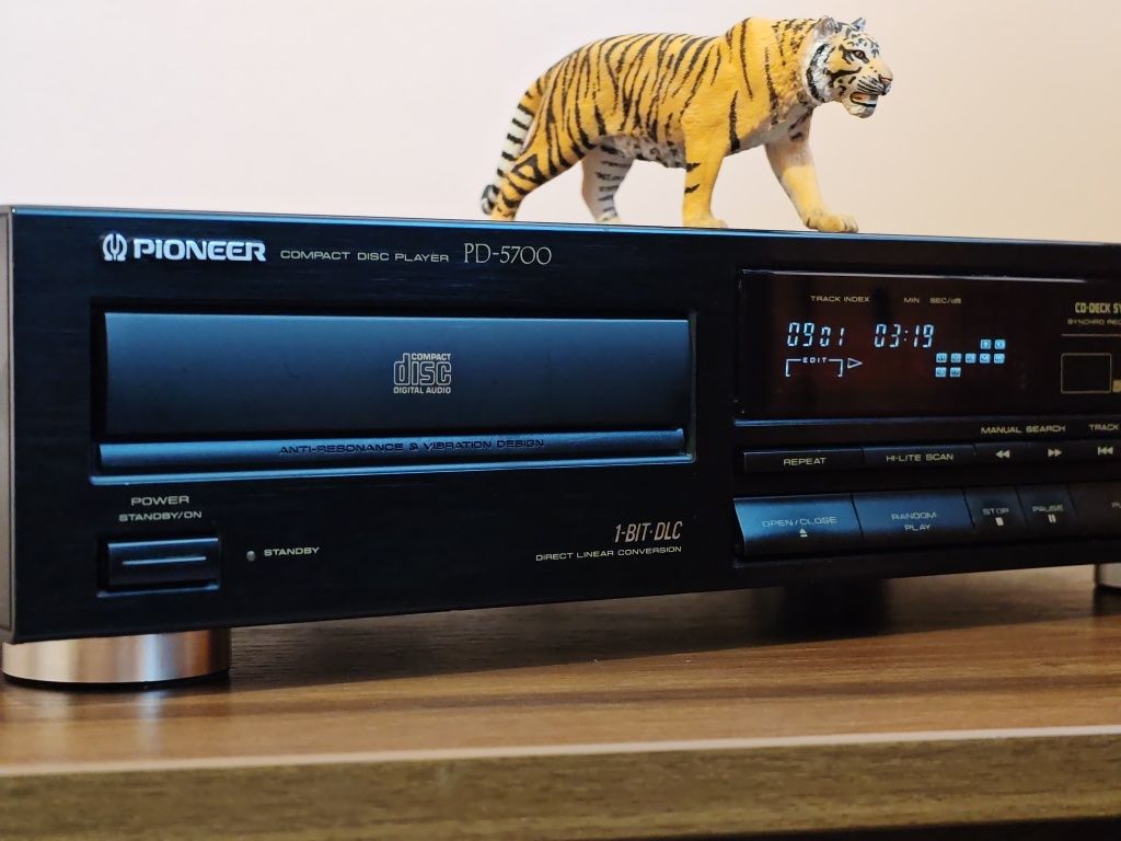 Pioneer PD-5700. Cd player de clasă. Impecabil. Ca nou. Preț fix !