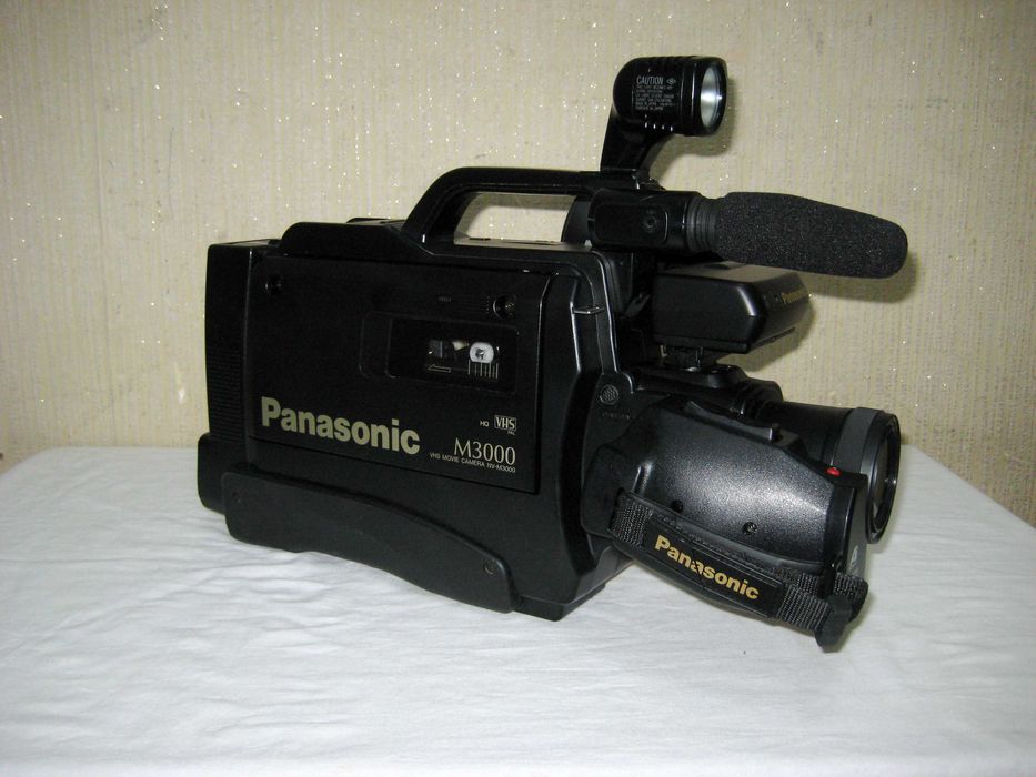 Видеокамера Panasonic M3000 кассетный идеальном рабочим состоянии!