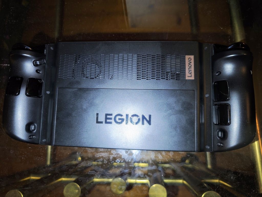 Lenovo Legion Go конзола с оставаща пълна гаранция
