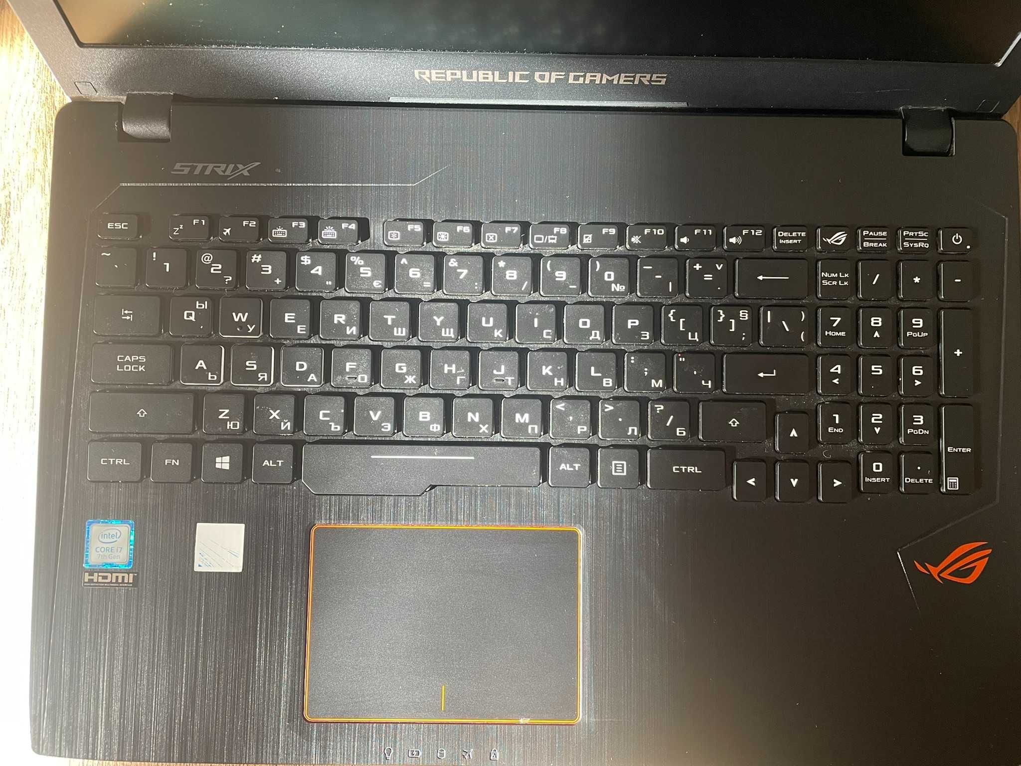 ASUS ROG GL553V – геймърски лаптоп CPU i7 , GPU 1050, 16GB RAM ,1TB