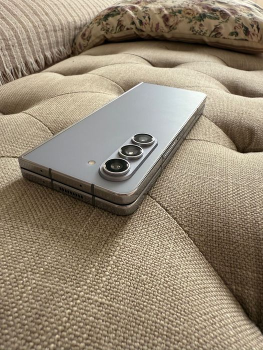 Samsung Galaxy Z Fold 5 de 512 GB, 12gb RAM