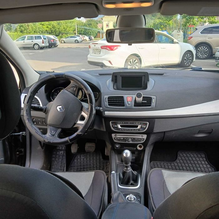 Renault megan 3 navigatie, leiless entry 1.9 dci 130 cai