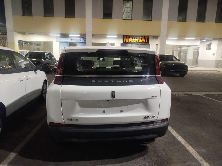 Bestune NAT yangi moshina