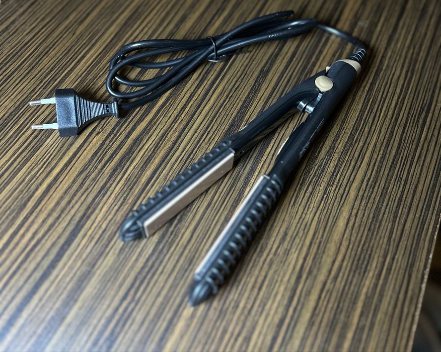 Placă de îndreptat părul