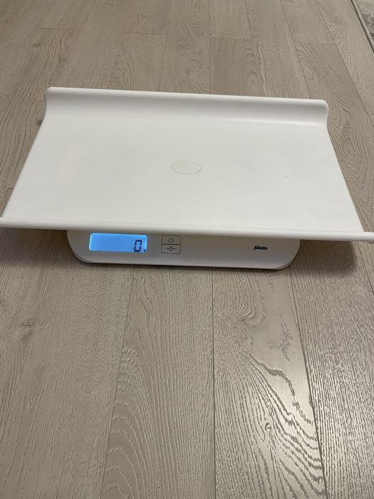 Cântar bebeluși Alecto BC-10, până la 20 kg, precis și ușor de folosit