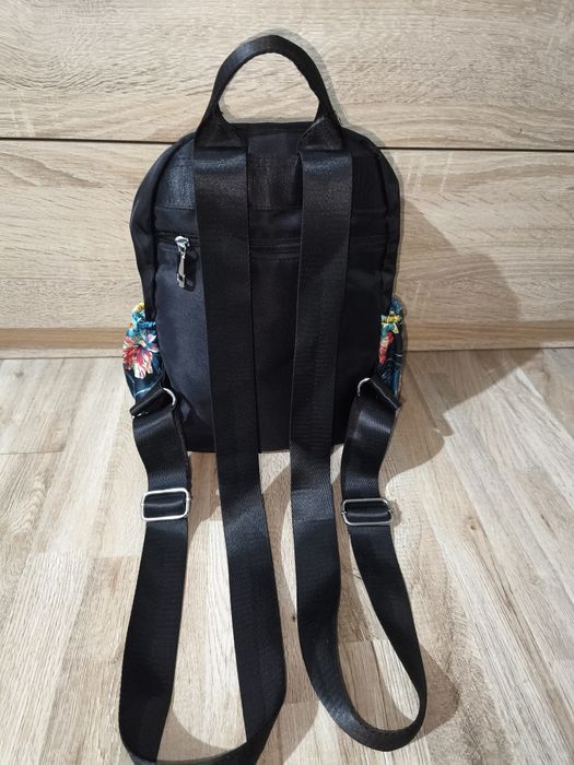 Дамска елегантна раница