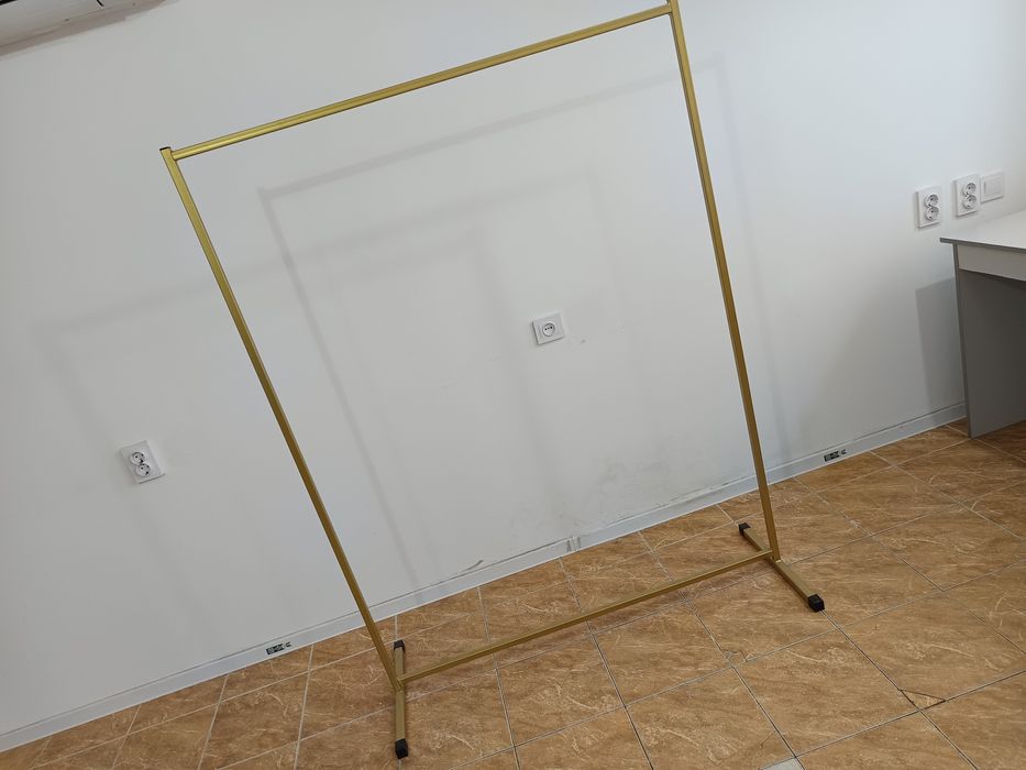 Вешалка стойка метал