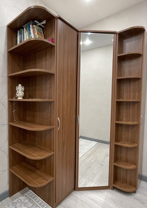 Угловой шкаф — отличное состояние!