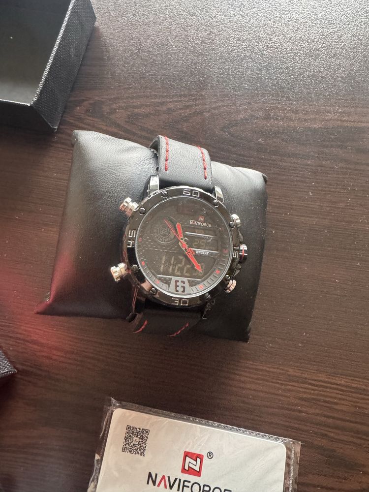 Часовник NaviForce