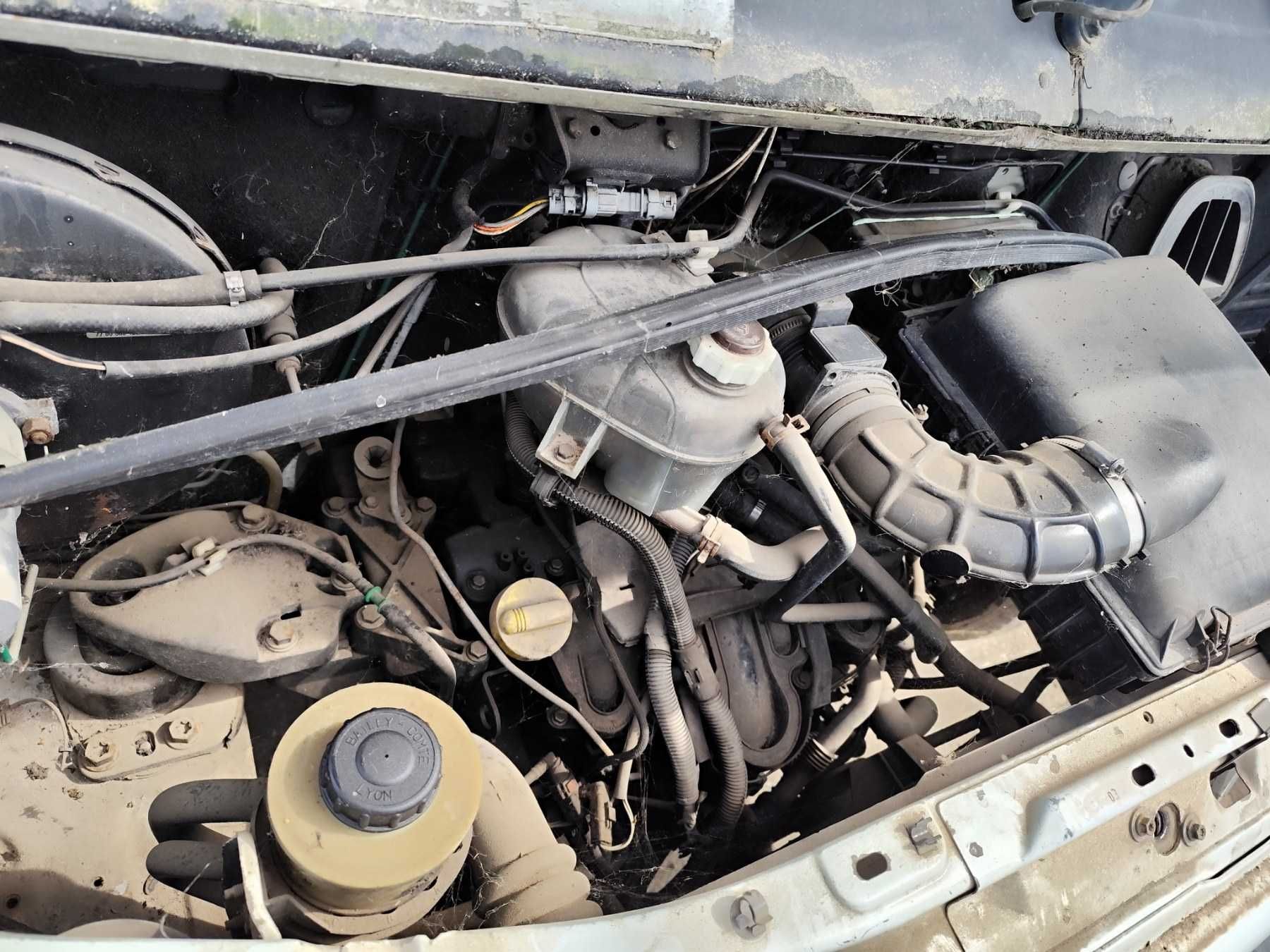 Renault Master 2.2dci - 90к.с  - 2002г. на части