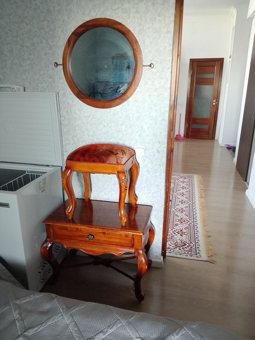 Зеркало настрящее дерево