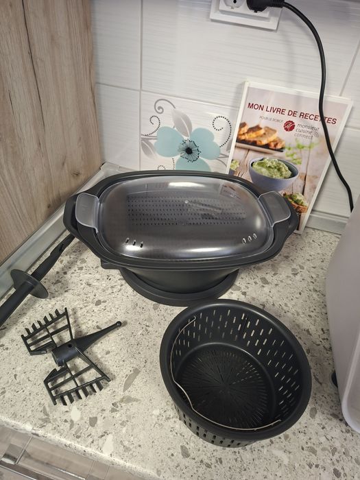 Vând robot monsieur cuisine