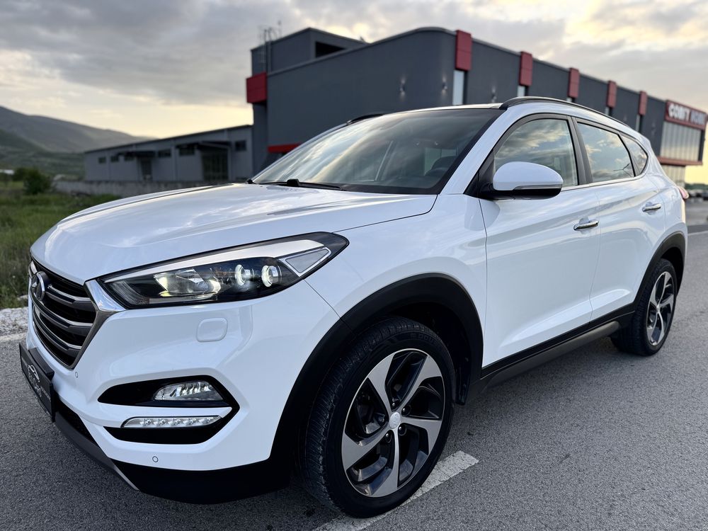 Hyundai Tucson 2.0 CRDi 4WD / FULL / NAVI / CAMERA / PANORAMA