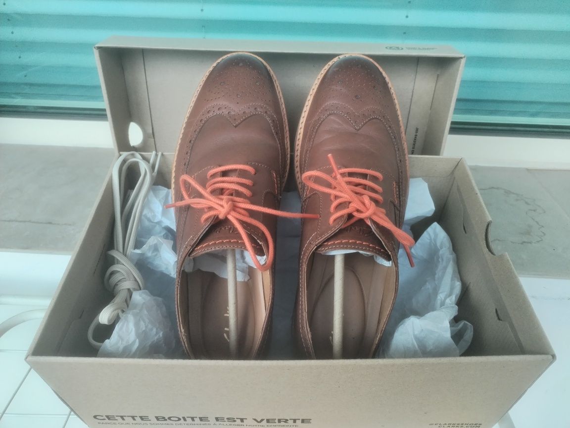 Clarks естествена кожa