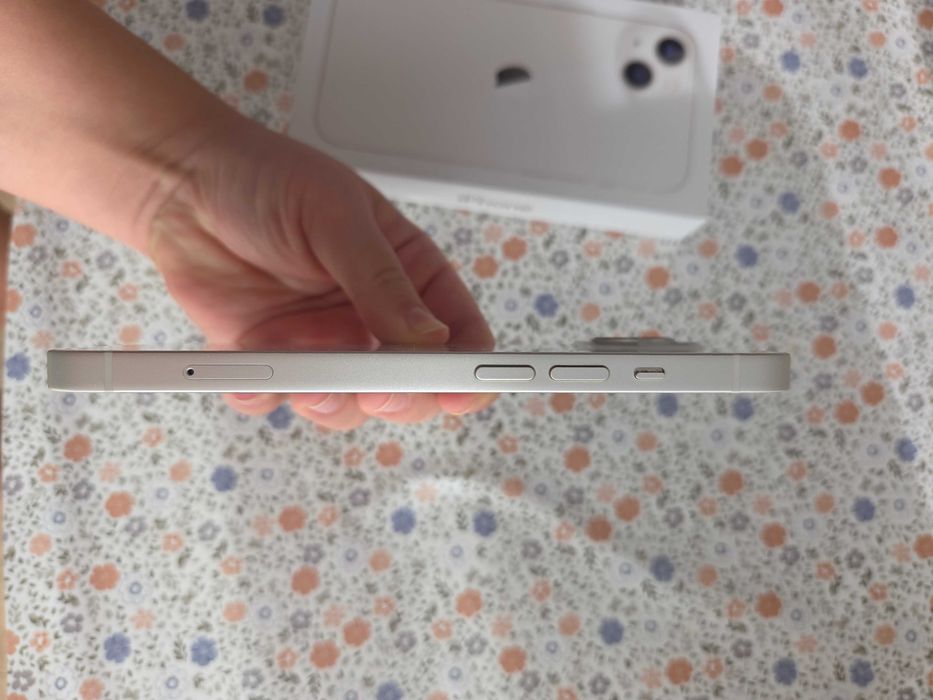 Vând Iphone 13 ALB  128 GB achizitionat nou din magazinul Altex