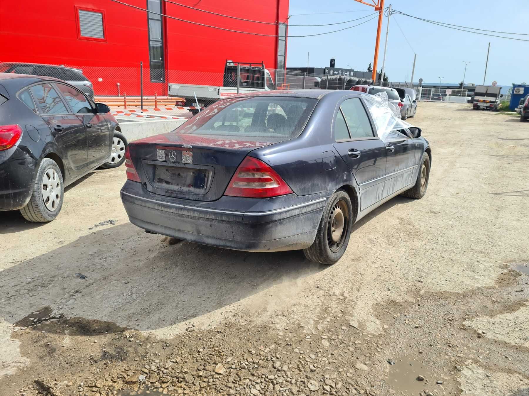 Мерцедес ц класа W203 на части