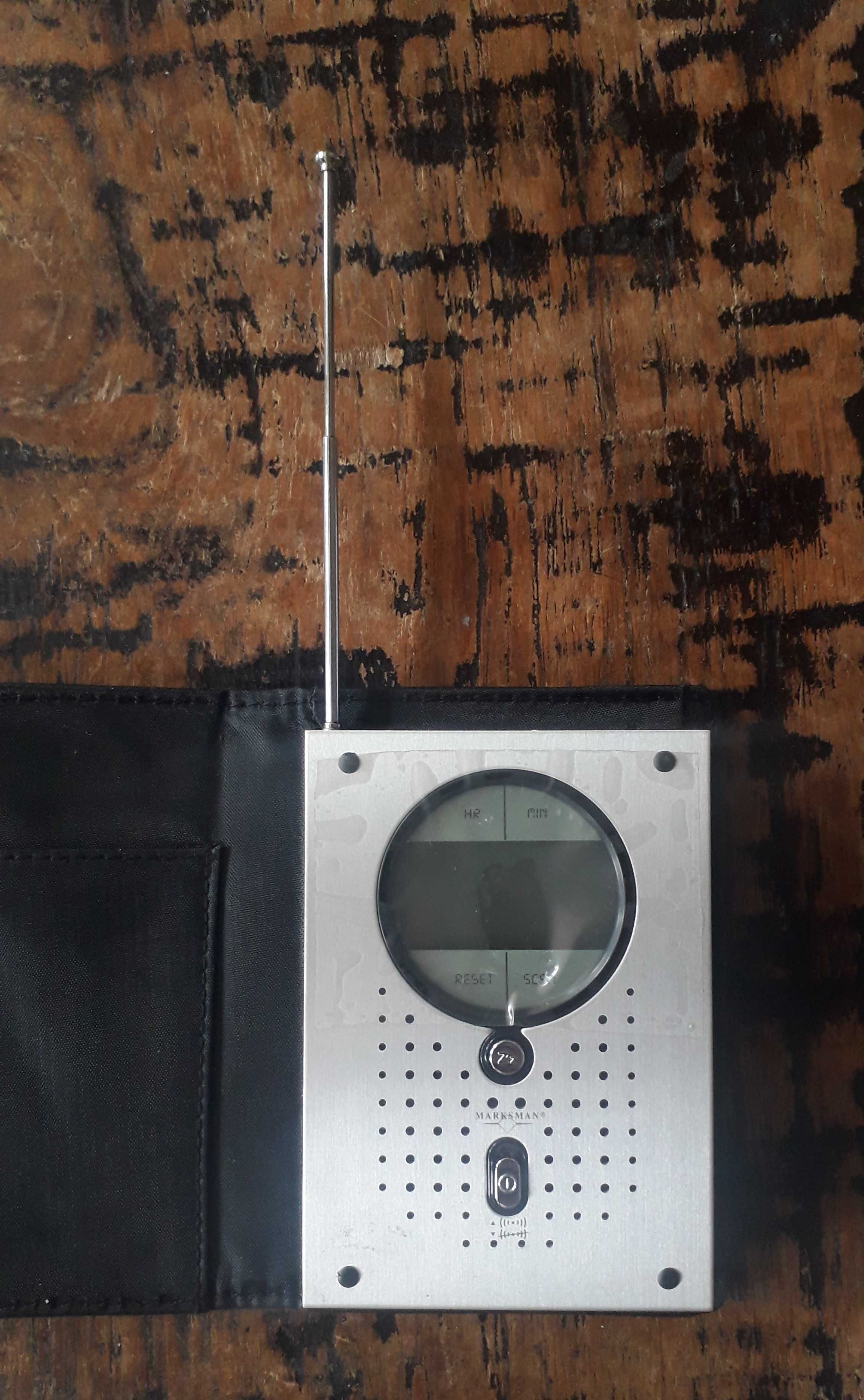радио транзистор с антена, будилник Marksman в кожен калъф сензорен