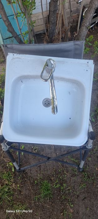 Продам раковину в комплекте с краном, сифоном
