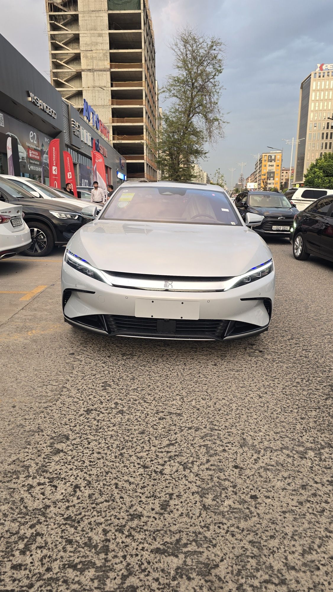 Byd HAN restyling 605km.Perechislenya garantiya 1yil. Seri rangi 34500