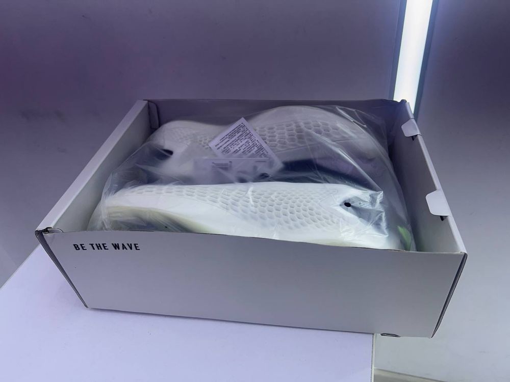 Баскетбольные кроссовки Adidas AE1