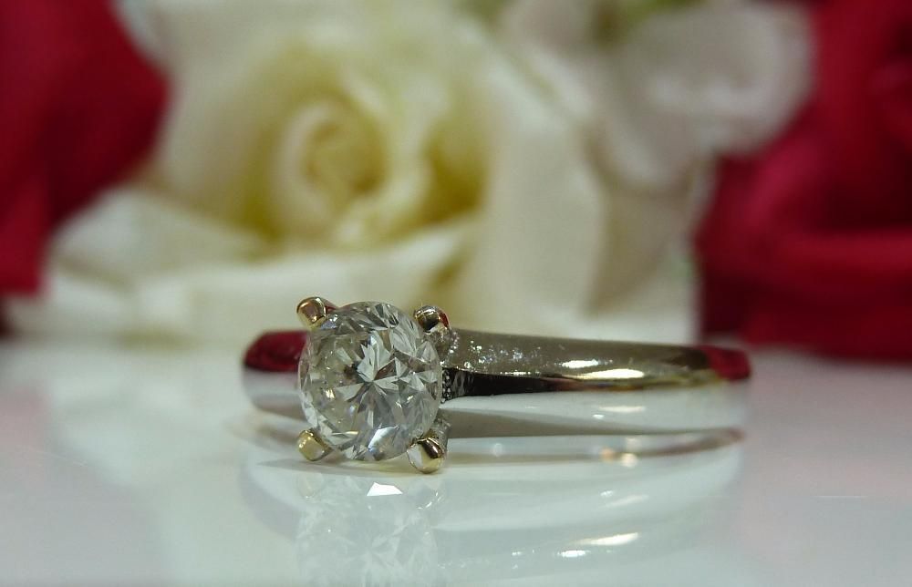 Inel aur 14k cu diamant natural 0.56ct