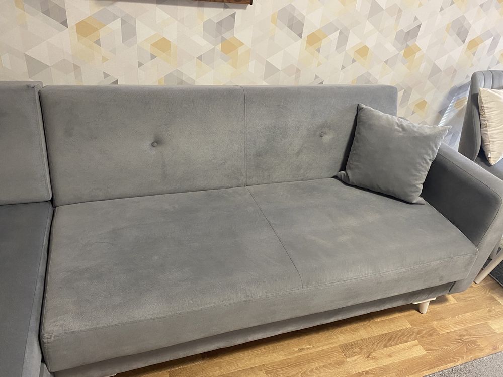 Ъглов разтегателен диван в сиво