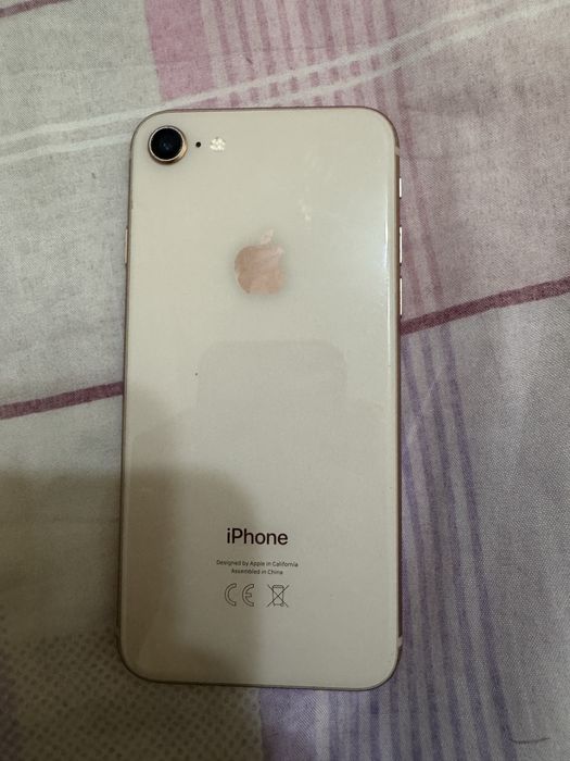 айфон 8 64 гб нужно поменять акум