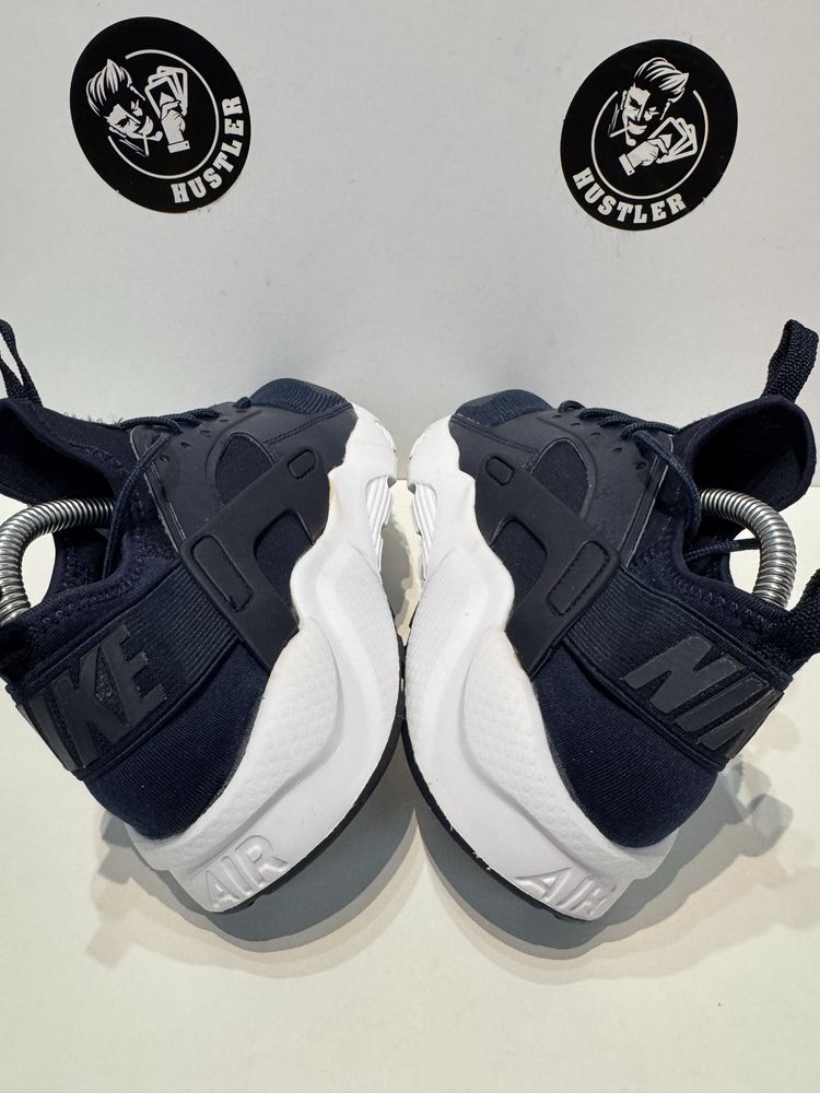 Маратонки NIKE  HUARACHE .Номер38.5