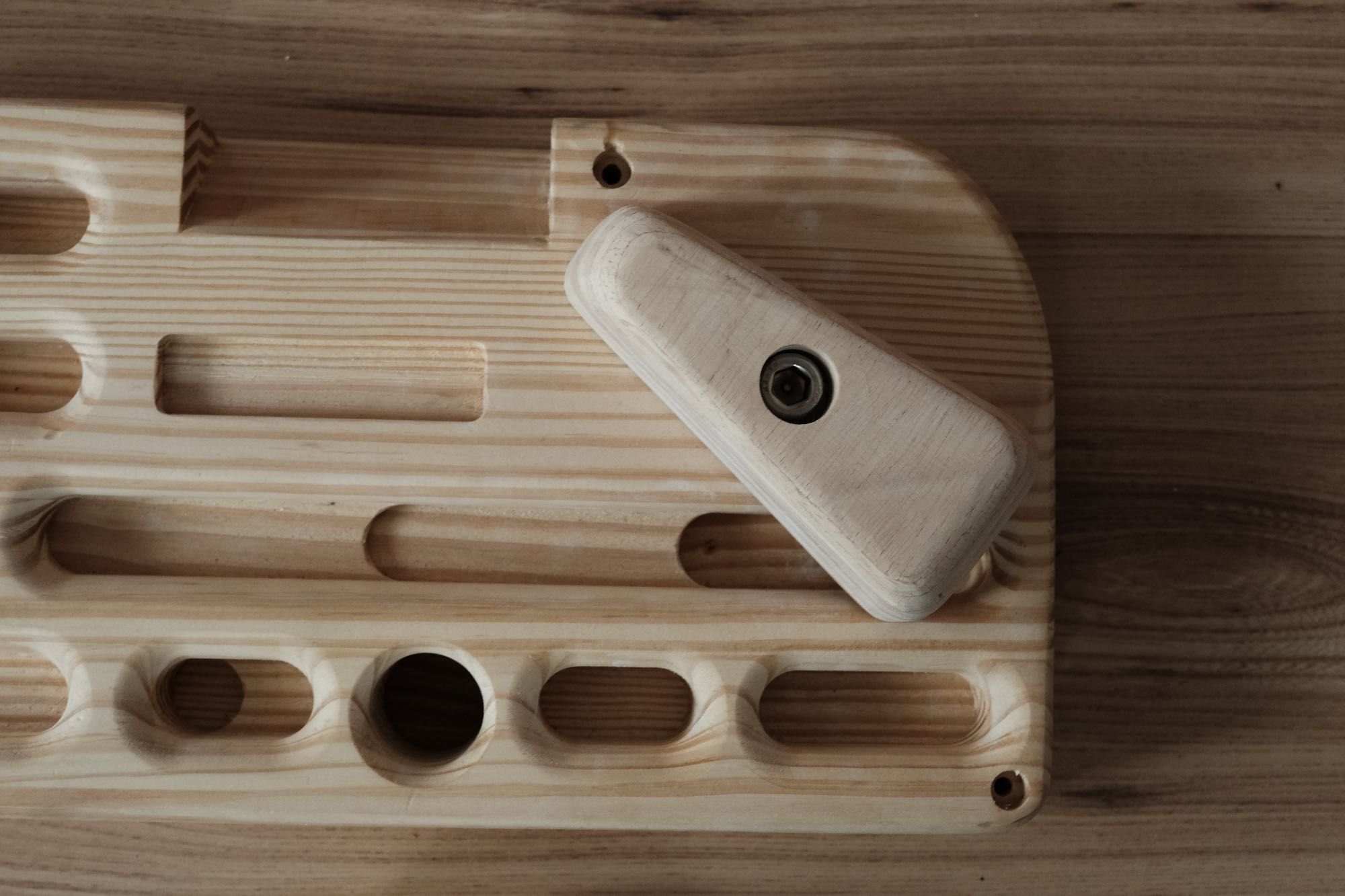 VOLA Hangboard дървен хенг борд за катерене