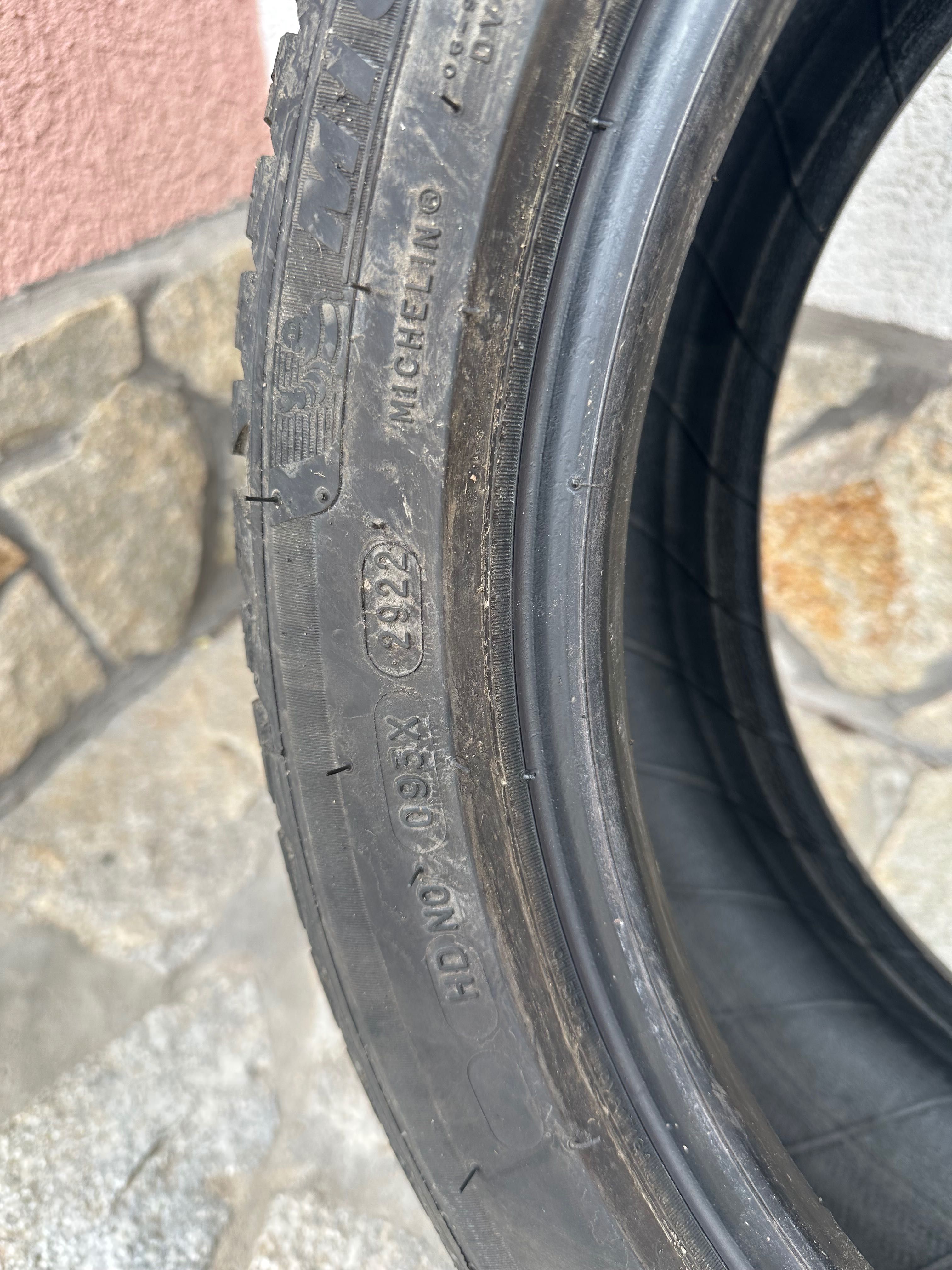 215/45/17,michelin.,dot 2922,нова