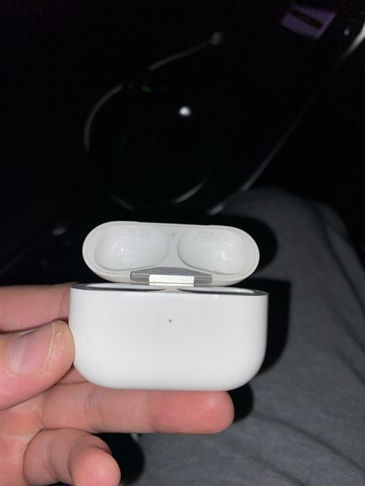 Ayr Pods 3 pro кейс сатылады оригинал срочно