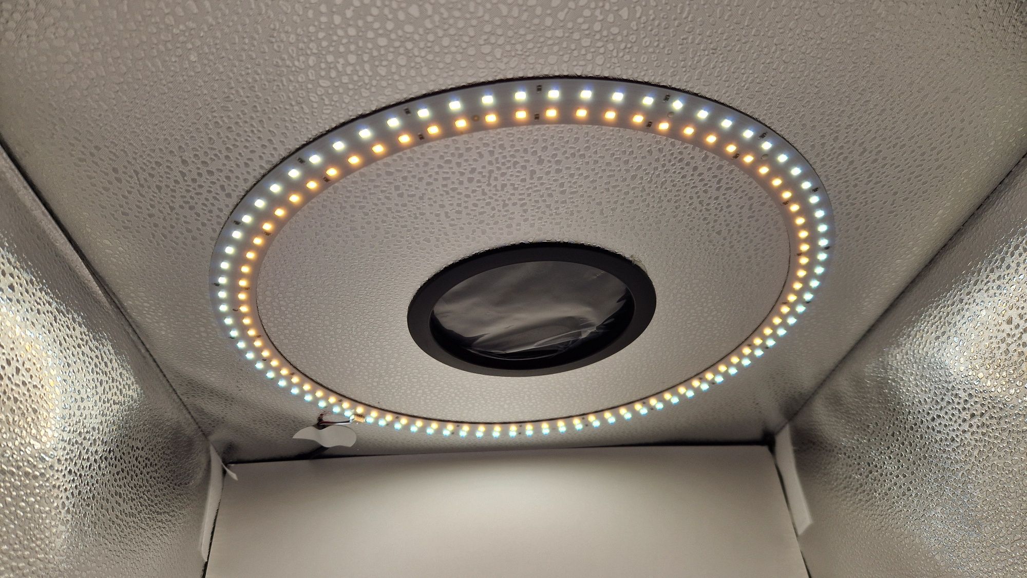 Studio Portabil Lightbox Puluz 40 cm - Cutie Foto Cu Iluminat LED