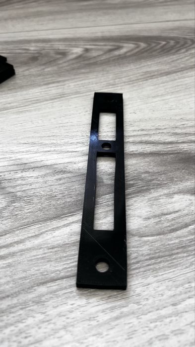 Подкладка под ответную планку для замка ISEO