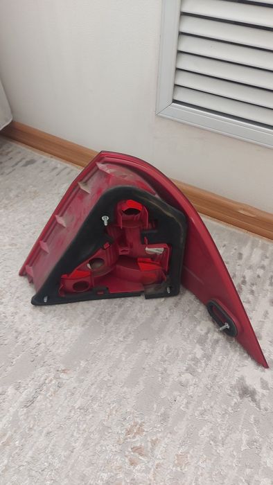 Продам задний фонарь