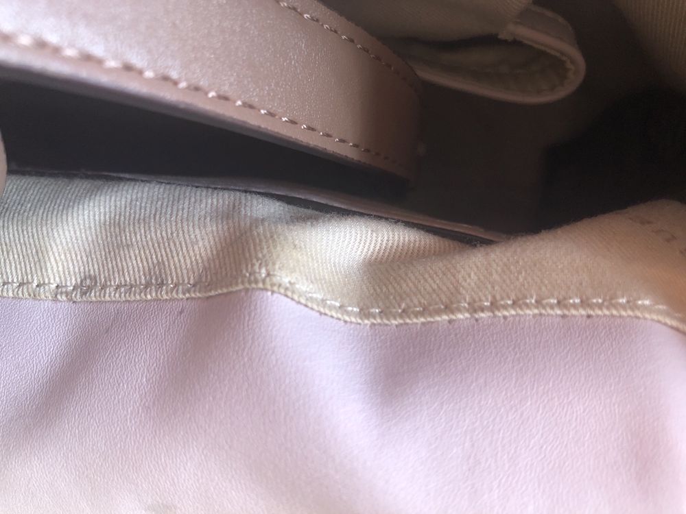 Почти нова! Стилна чанта Guess