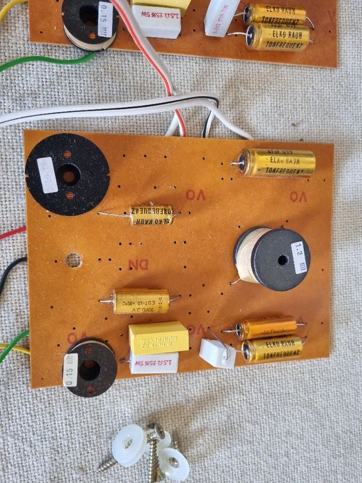 Set Filtre Boxe Kirksaeter. 3 way, 8 ohms, 80/120 watts. Impecabile.