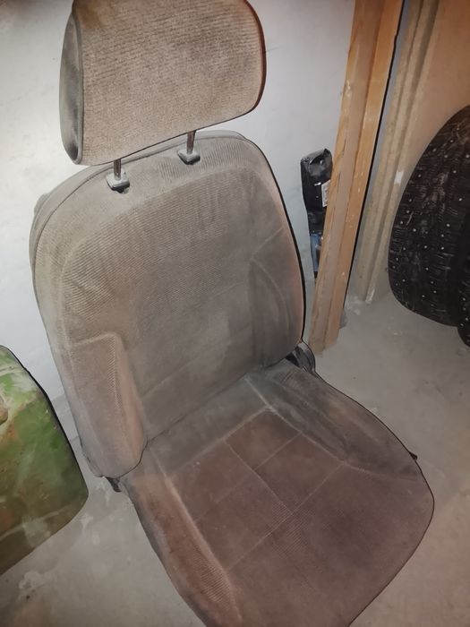 Сиденье хорошее не рваное,Митсубиси Галант