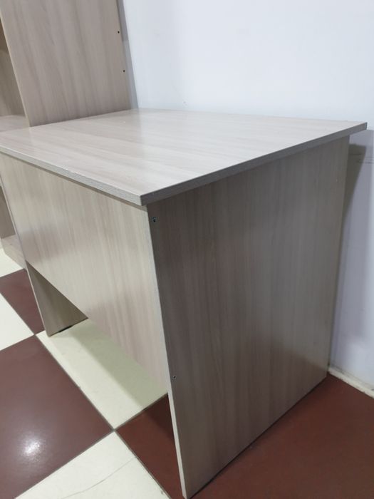 Стеллаж полка дерево и стол