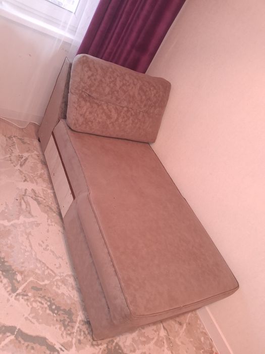 Угловой диванның бір жагы