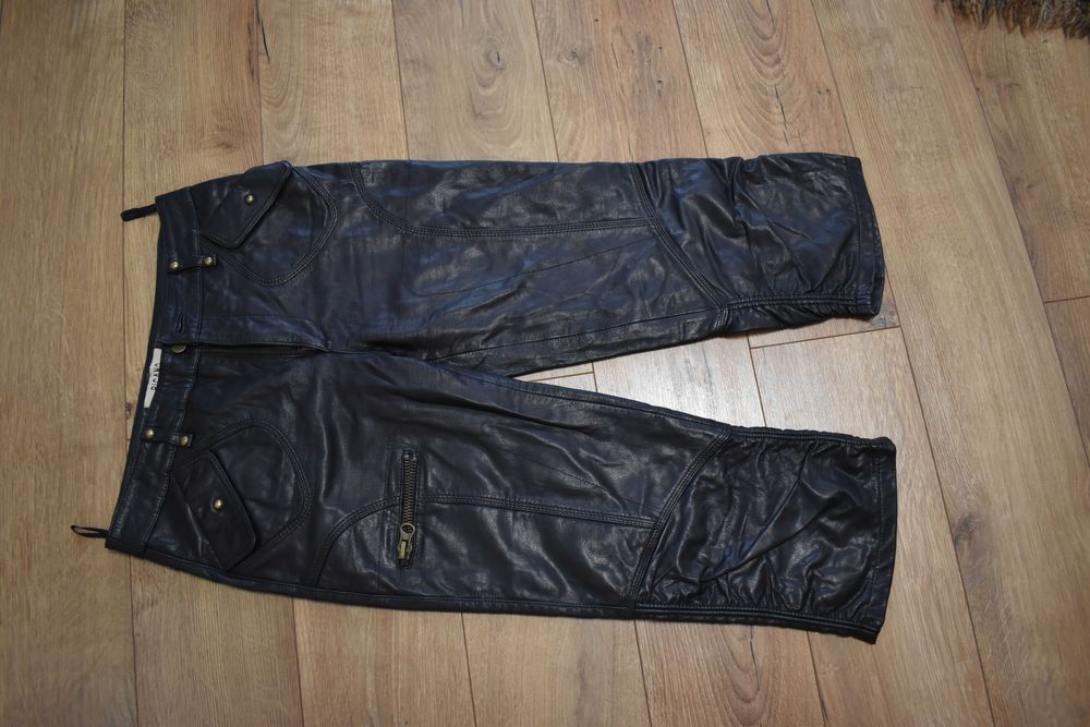 Pantaloni dama din piele naturala marca Ricano