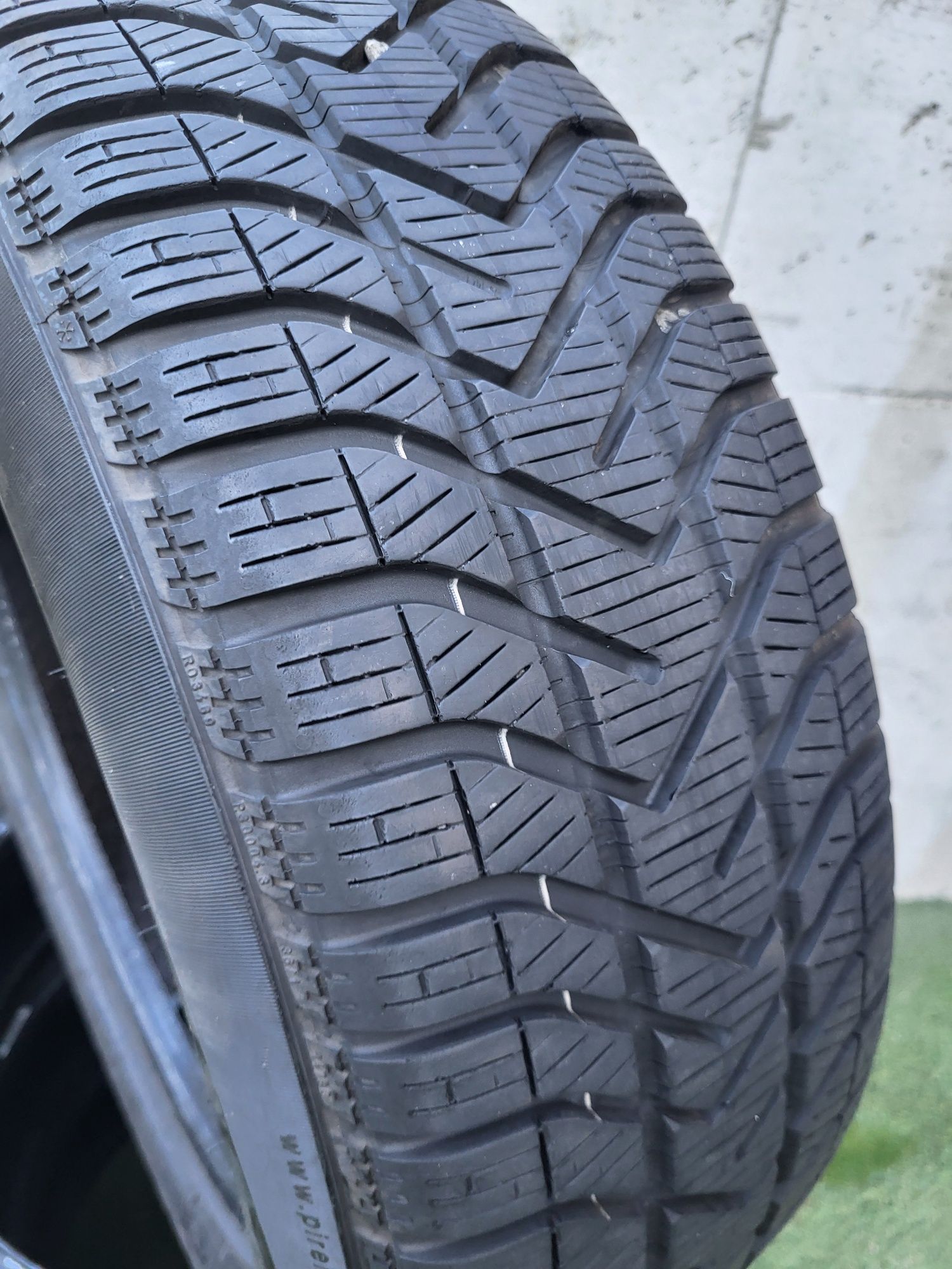 4 бр зимни 195/60/16 Pirelli