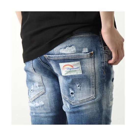 Blugi Dsquared2. Made China. Gama luxury!